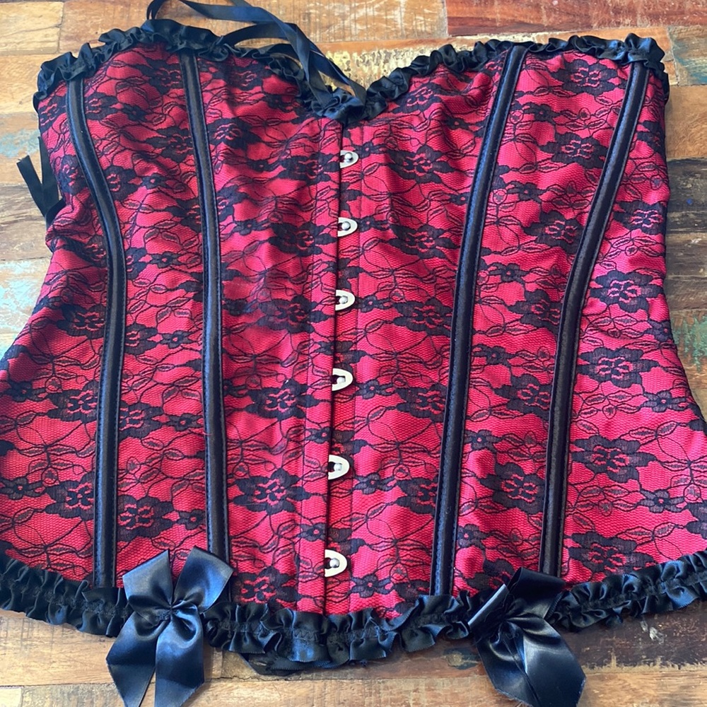 XL BEAUTIFUL CORSET NEVER USED